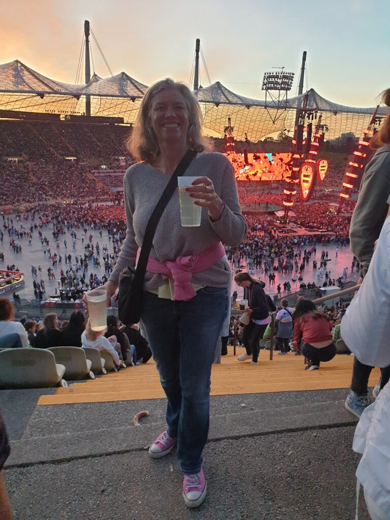 Bild von Frau auf einem Konzert im Olympiapark