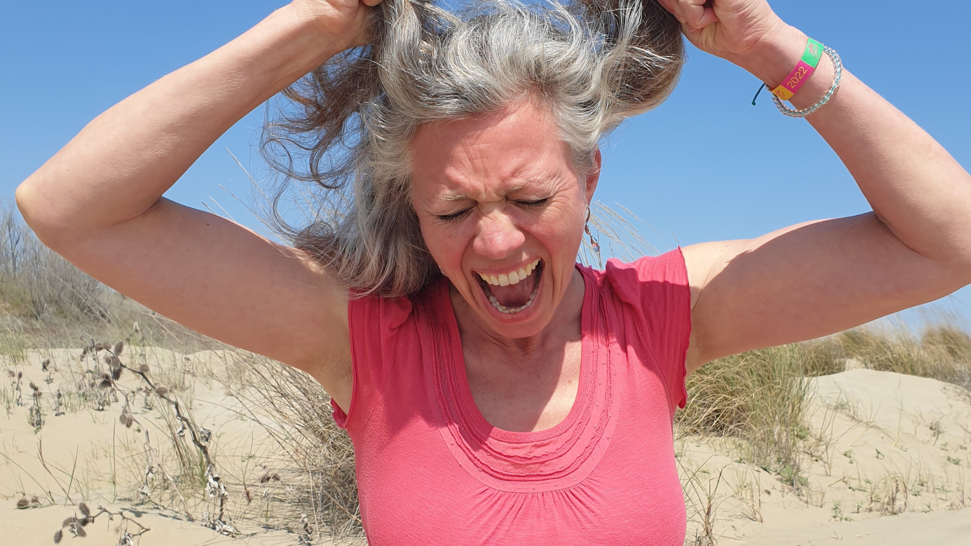 Ich, wie ich mir die Haare raufe, weil ich alles alleine machen muss